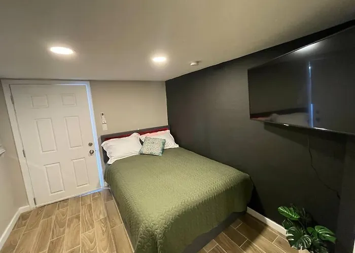 New Midtown With Full Kitchen *